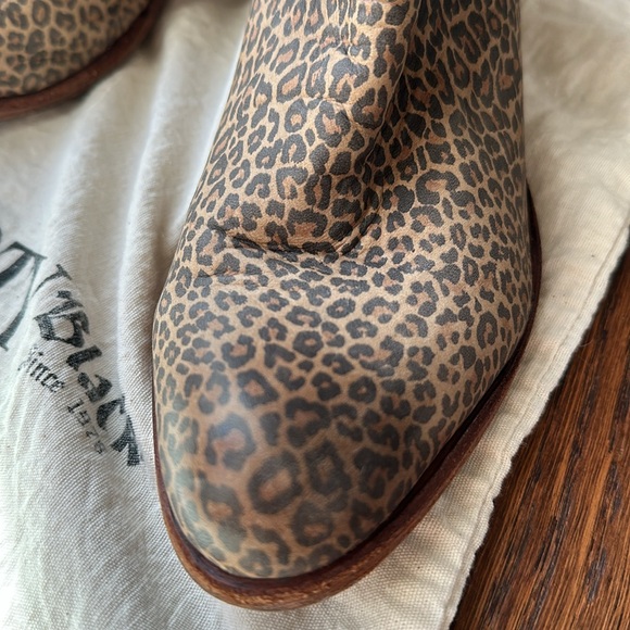 LIBERTY BLACK Leopard Leather Booties - Size 8.5 - Picture 4 of 8